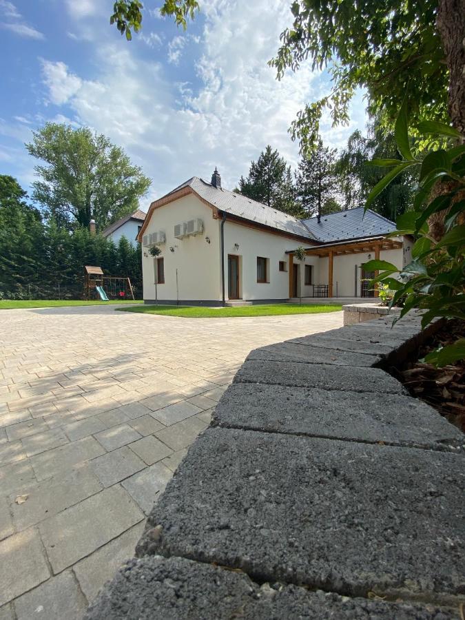 Hostal Karinthy ház Siófok Exterior foto